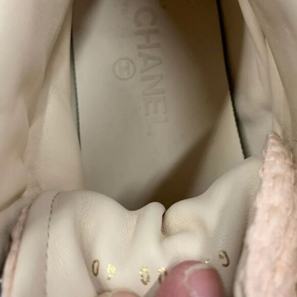 CHANEL Tweed HighโTop SneakersโPink - Picture 3 of 11